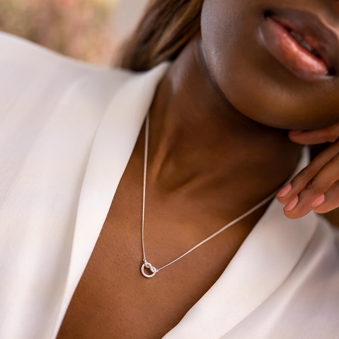 Elegante Infinity Knoop Ketting – Gepersonaliseerd Sieraad Cadeau voor Vrouwen